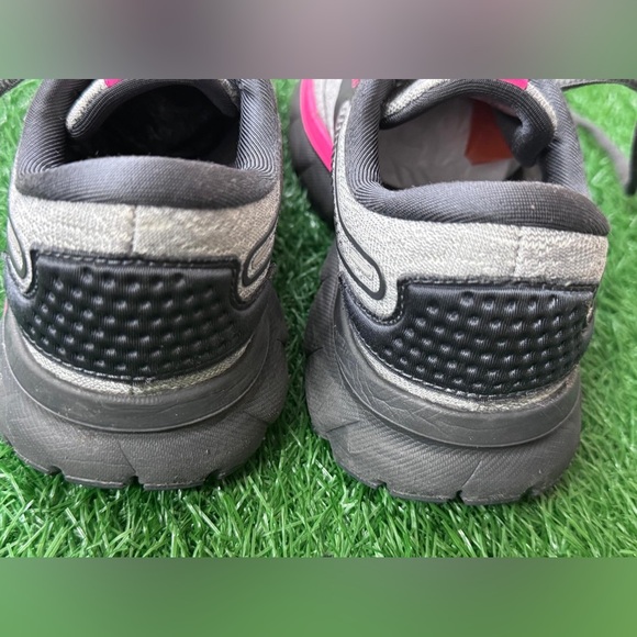 Brooks Women's Running Shoes -‎ Gray and Pink Size 5.5 - Picture 3 of 7